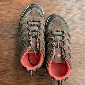 Used Colombia Womans hiking shoes